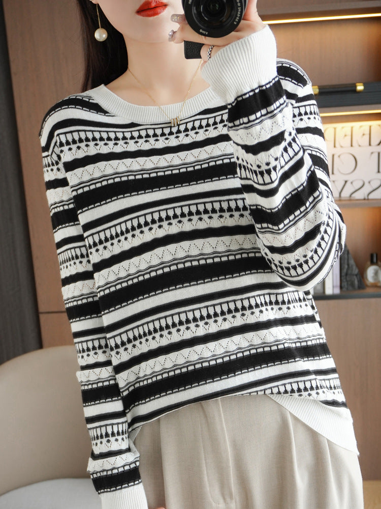 Women's Light Round Neck Fine Knit Sweater with Geometric Lattice Stripe Pattern Chichicherry