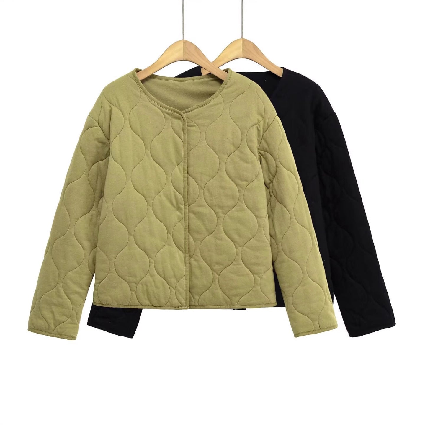 Ladies Quilted Short Jacket in Oversized Cut with Round Neck and Wave Stitching Chichicherry
