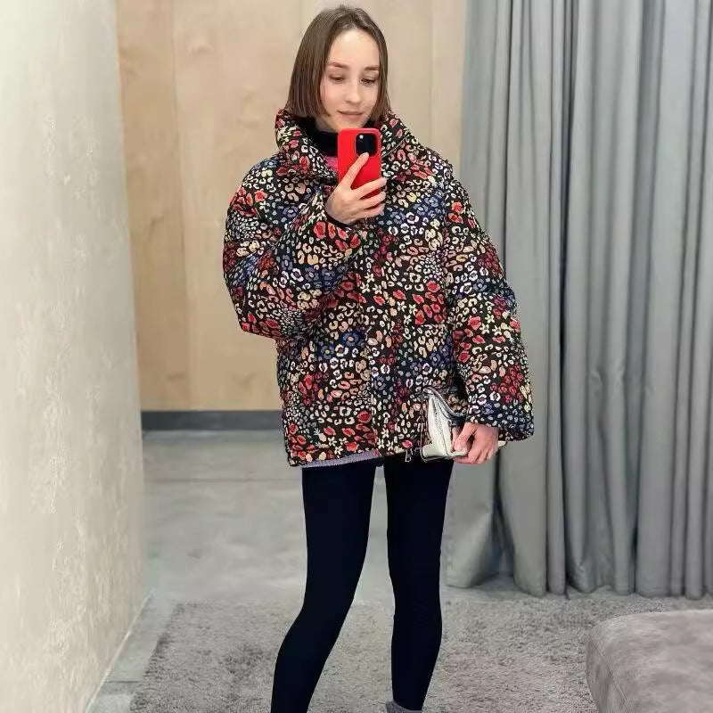 Women Lightweight Quilted Short Jacket with Stand-Up Collar, Boxy Silhouette and Colorful Animal-Floral Print Chichicherry