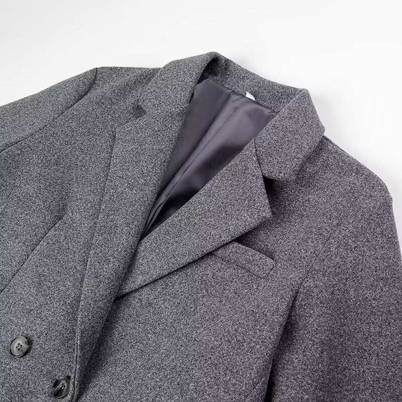 Ladies Longline Coat made of Boucle Wool Blend with Slim Tailoring and Double-Breasted Button Detail Chichicherry