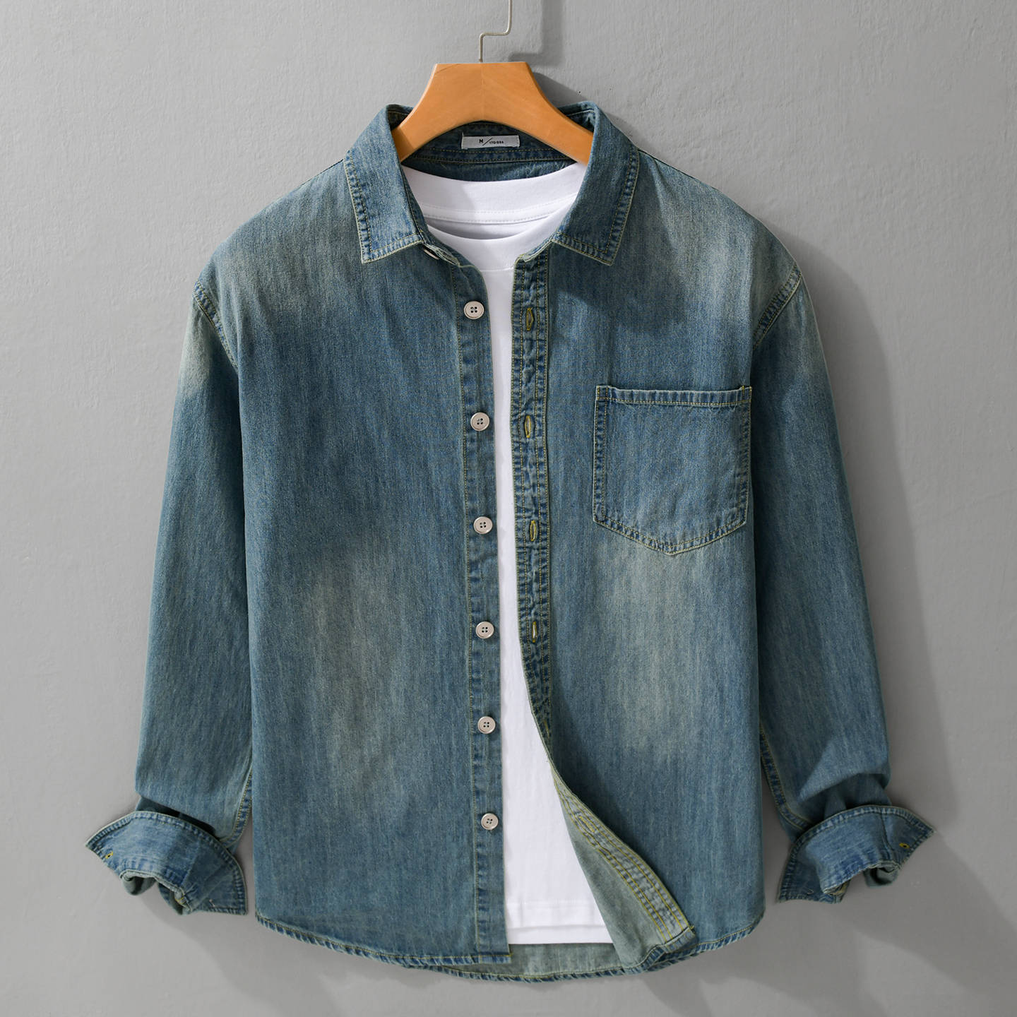 Men's Vintage-Look Denim Jacket with Chest Pocket and Relaxed Fit Chichicherry