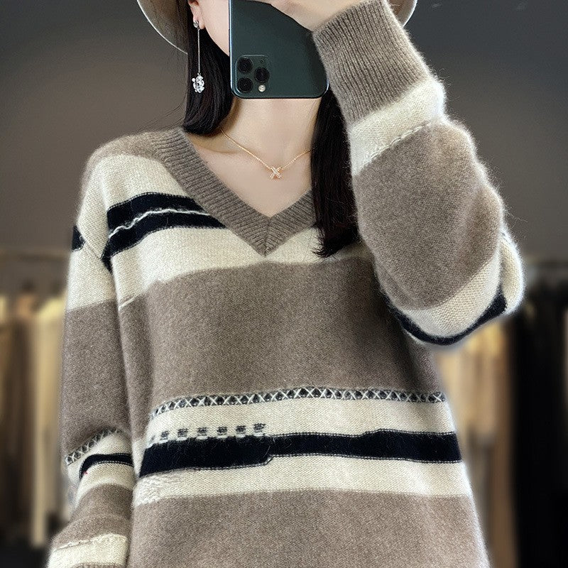 Women's Oversize Knit Sweater with V-neck and Graphic Stripe Mix Chichicherry