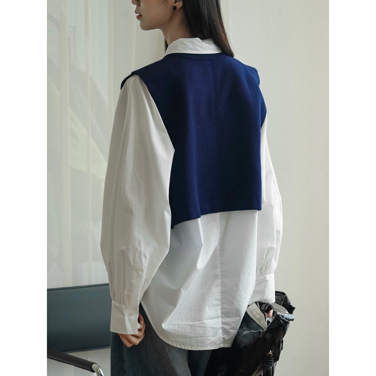 Women’s sleeveless knitted vest with boxy-wide silhouette and boat neck Chichicherry