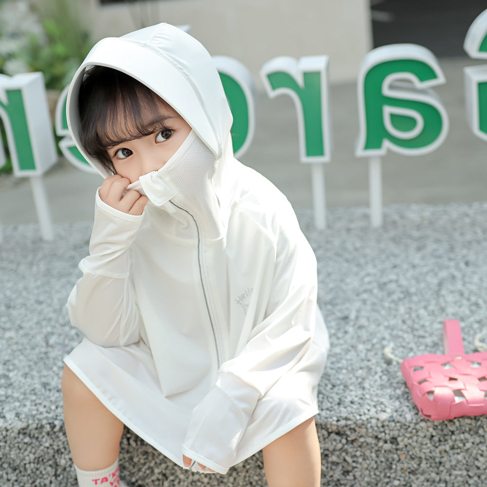Women's lightweight hooded sun protection jacket with full-length zipper, high back hem, and cute bear print Chichicherry