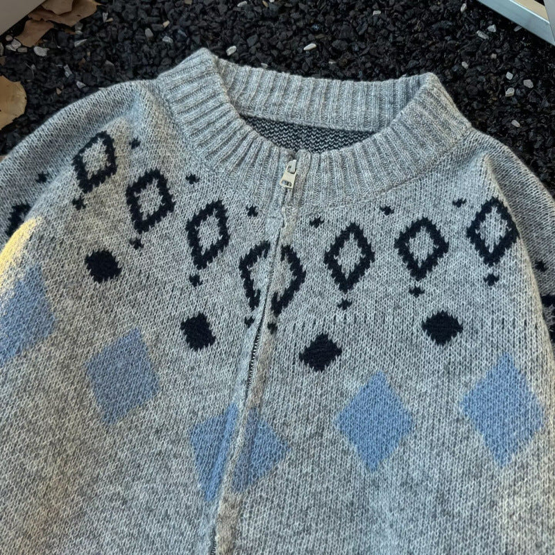 Unisex Grobgestrickte Norweger-Cardigan mit Rundhals, durchgehendem Reißverschluss und Jacquard‑Yoke Chichicherry
