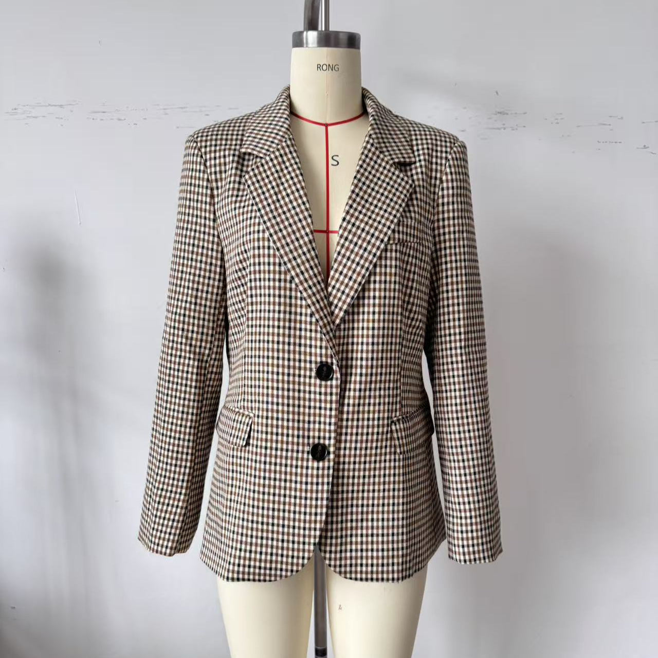 Women's Check Blazer in Modern Tailoring with Notch Lapel, Two-Button Closure and Lined Flap Pockets Chichicherry