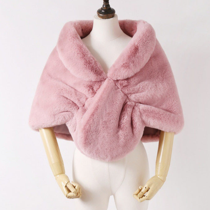Women Elegant Faux Fur Stole in Capelet Cut Chichicherry