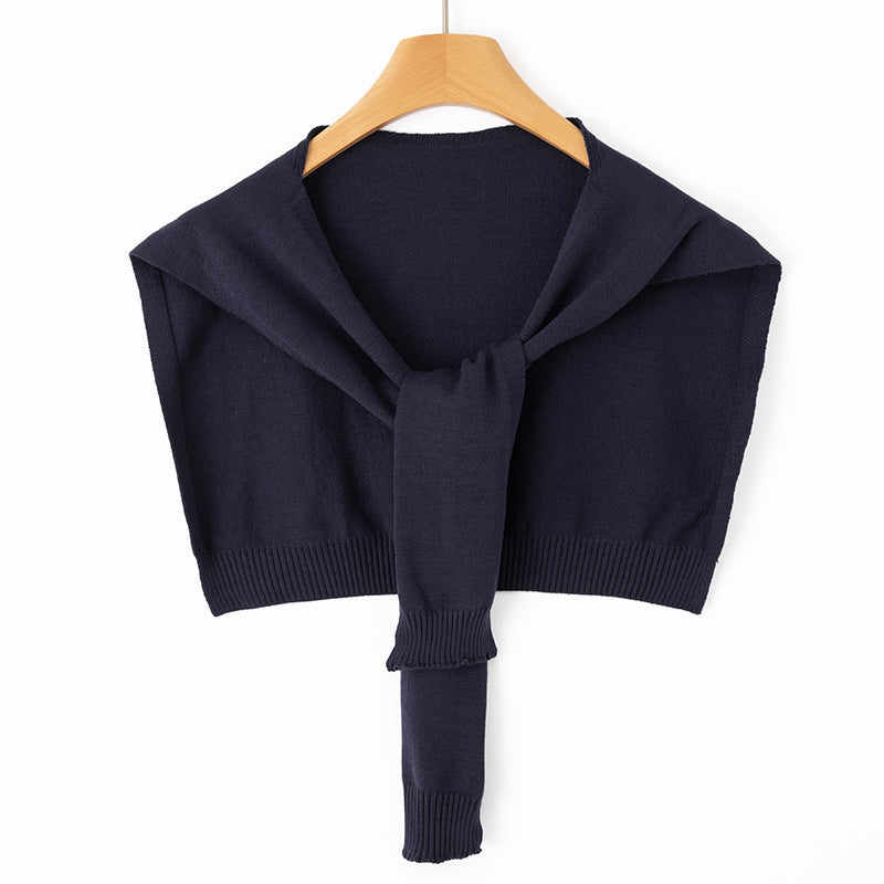 Women's knitted wrap as a shoulder warmer with BindChichicherryand Chichicherry