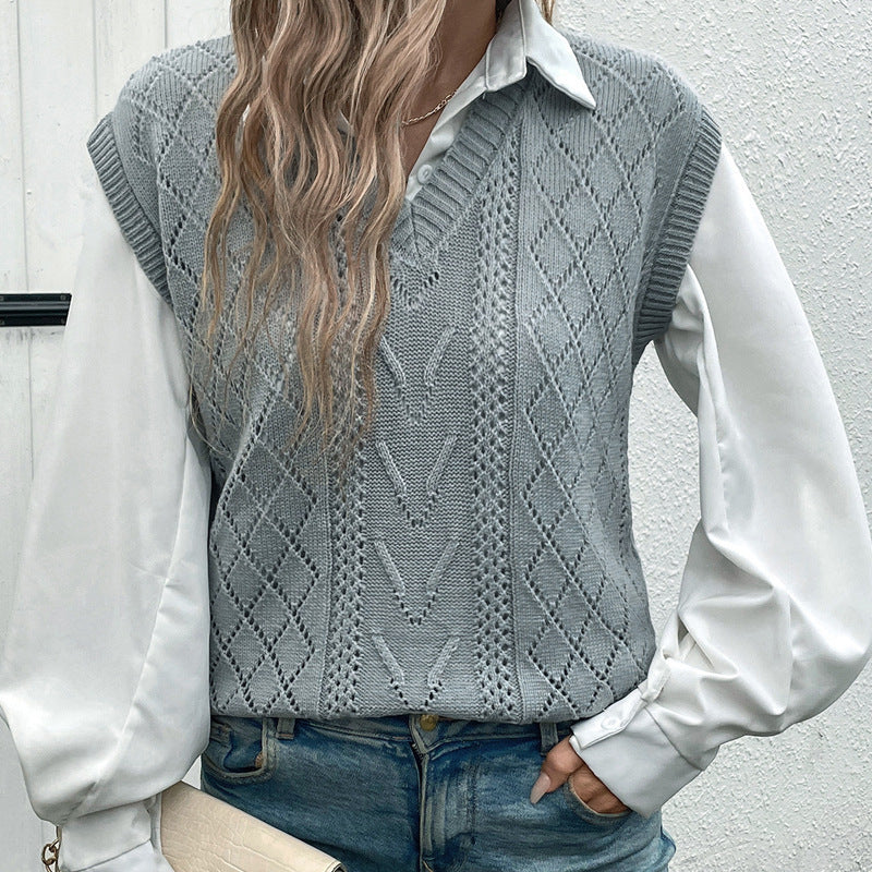 Women Knitted V-Neck Knit Vest with Openwork and Diamond Pattern Chichicherry
