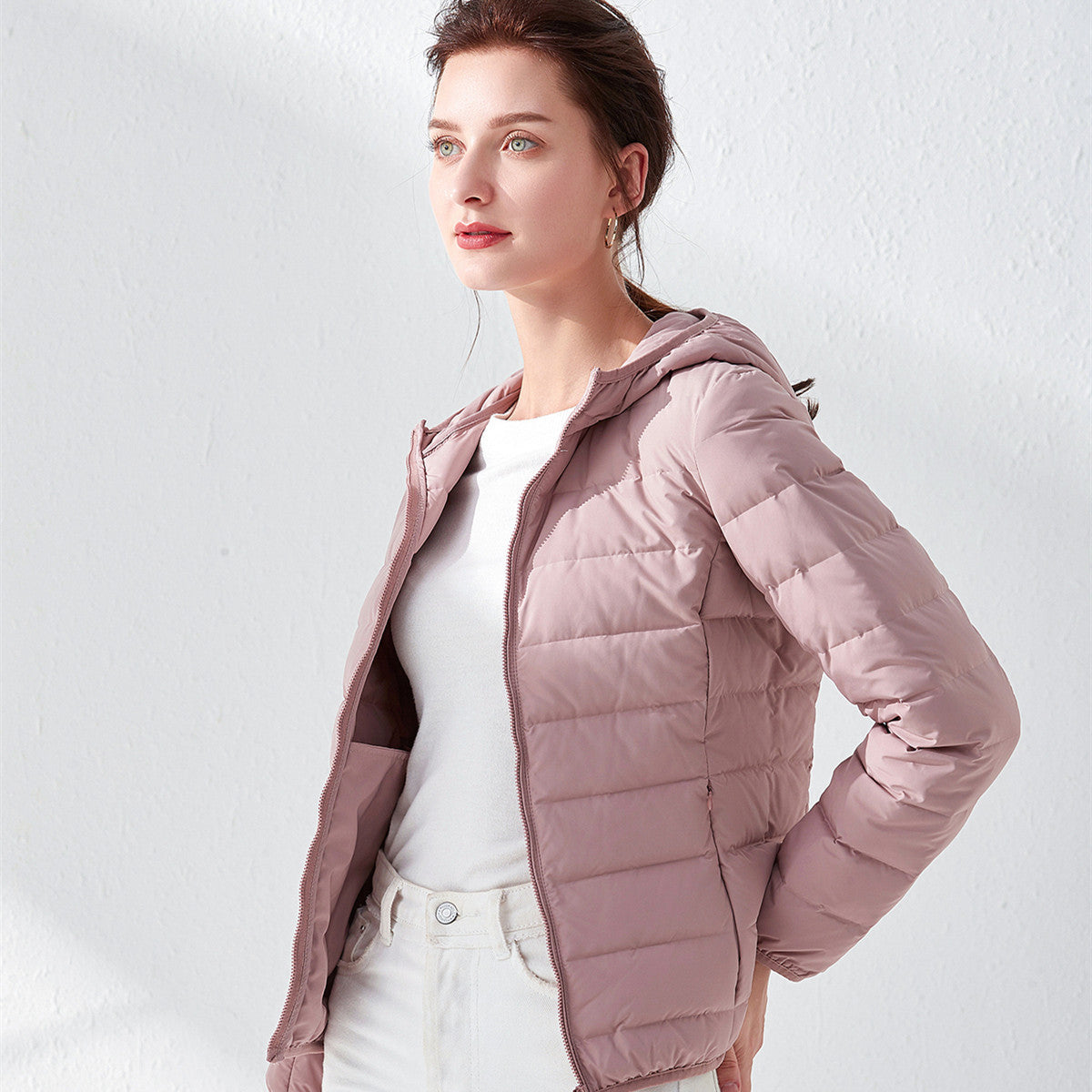 Women's Tailored Ultralight Padded Jacket with Stand-Up Collar and Slim Silhouette Chichicherry