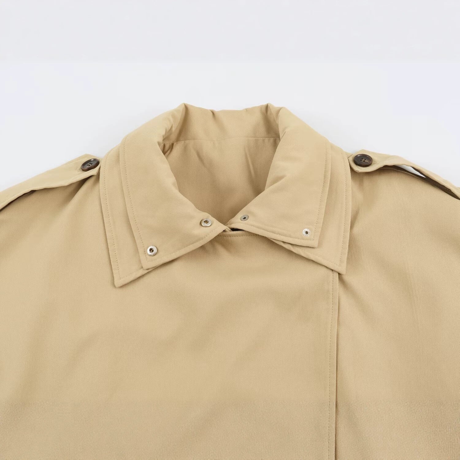 Women's short trench coat in oversized cut with double button placket and shoulder straps Chichicherry