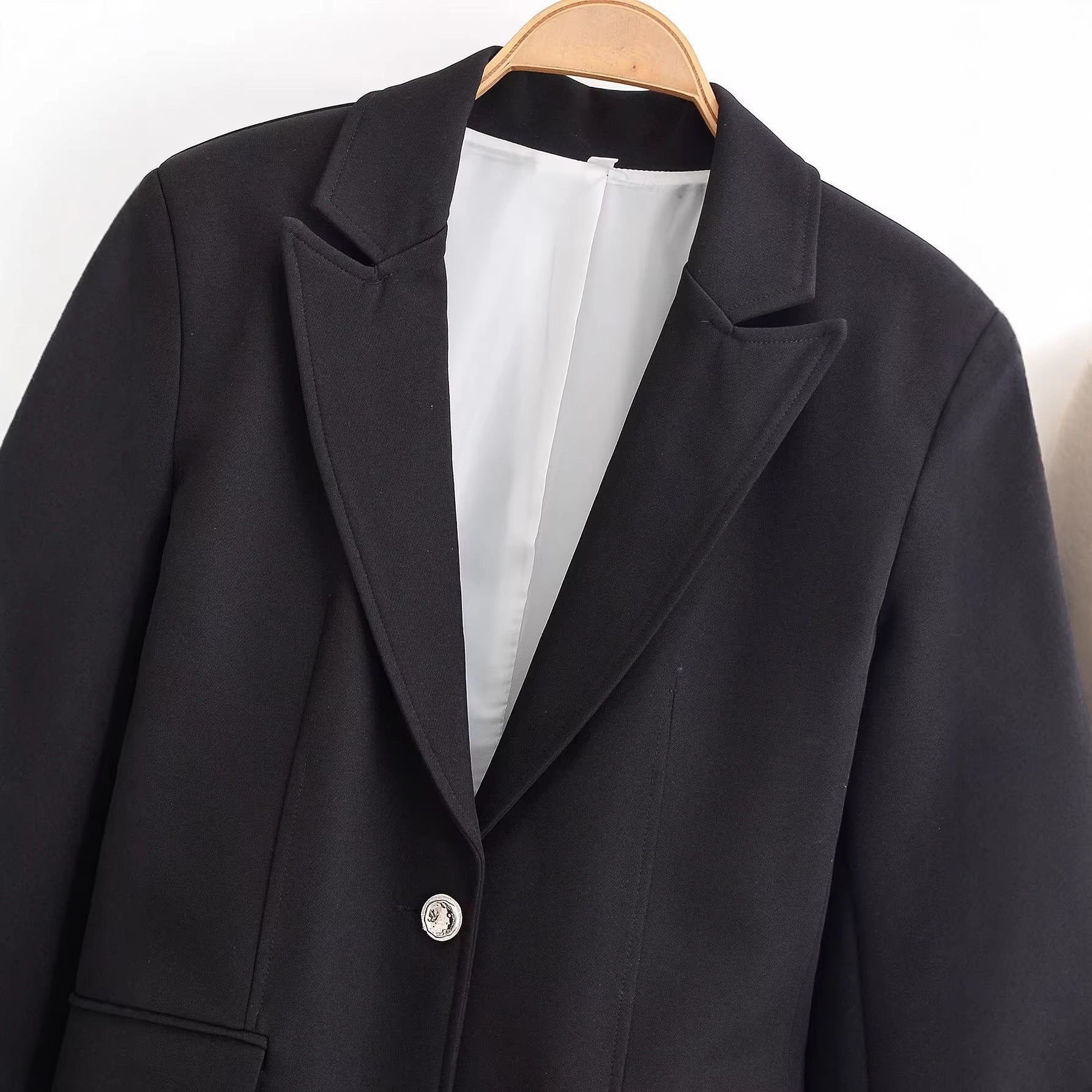 Women's Tailored Single-button Blazer with Shawl Collar and Flap Pockets Chichicherry