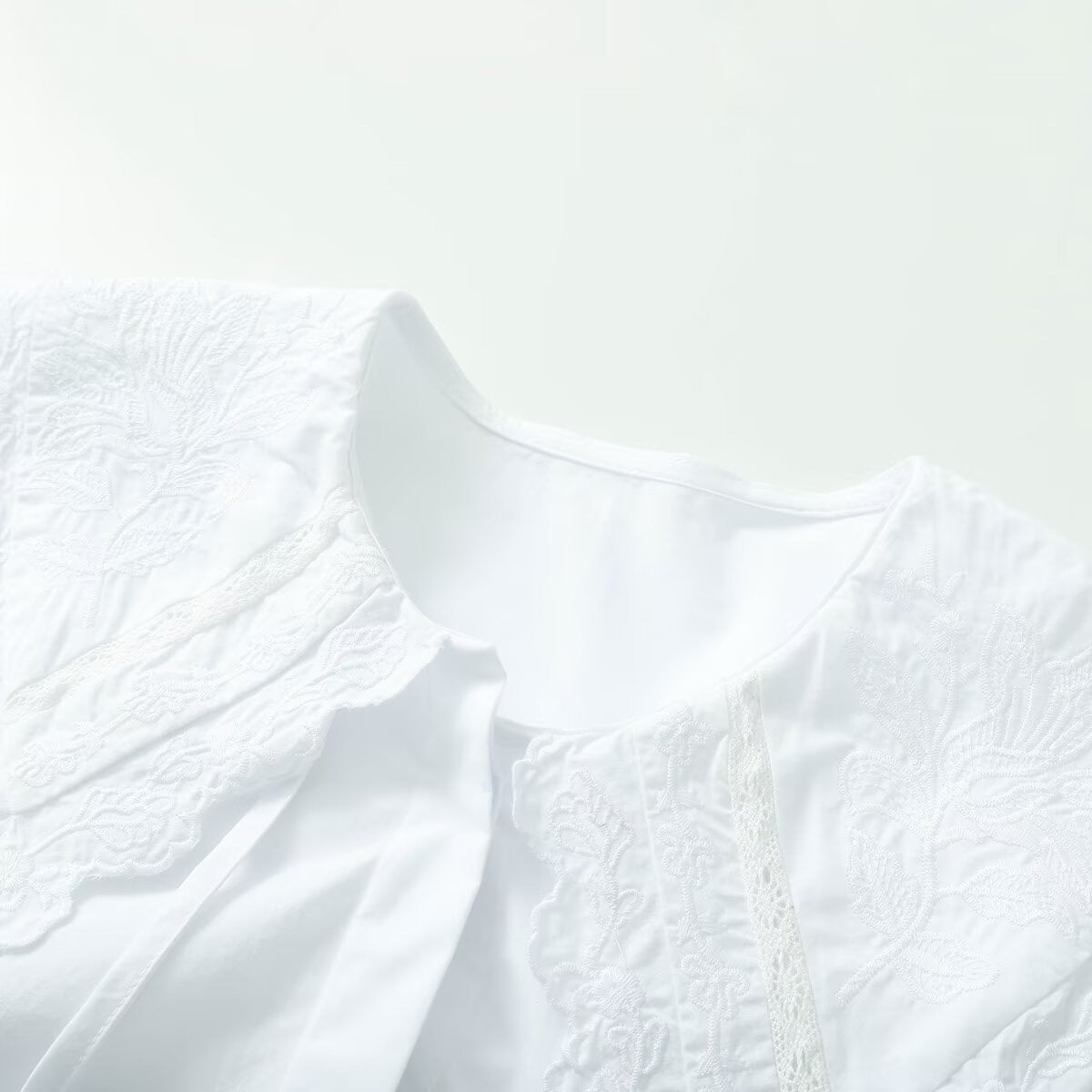 Women's long sleeve blouse with oversized lace collar and tie Chichicherry