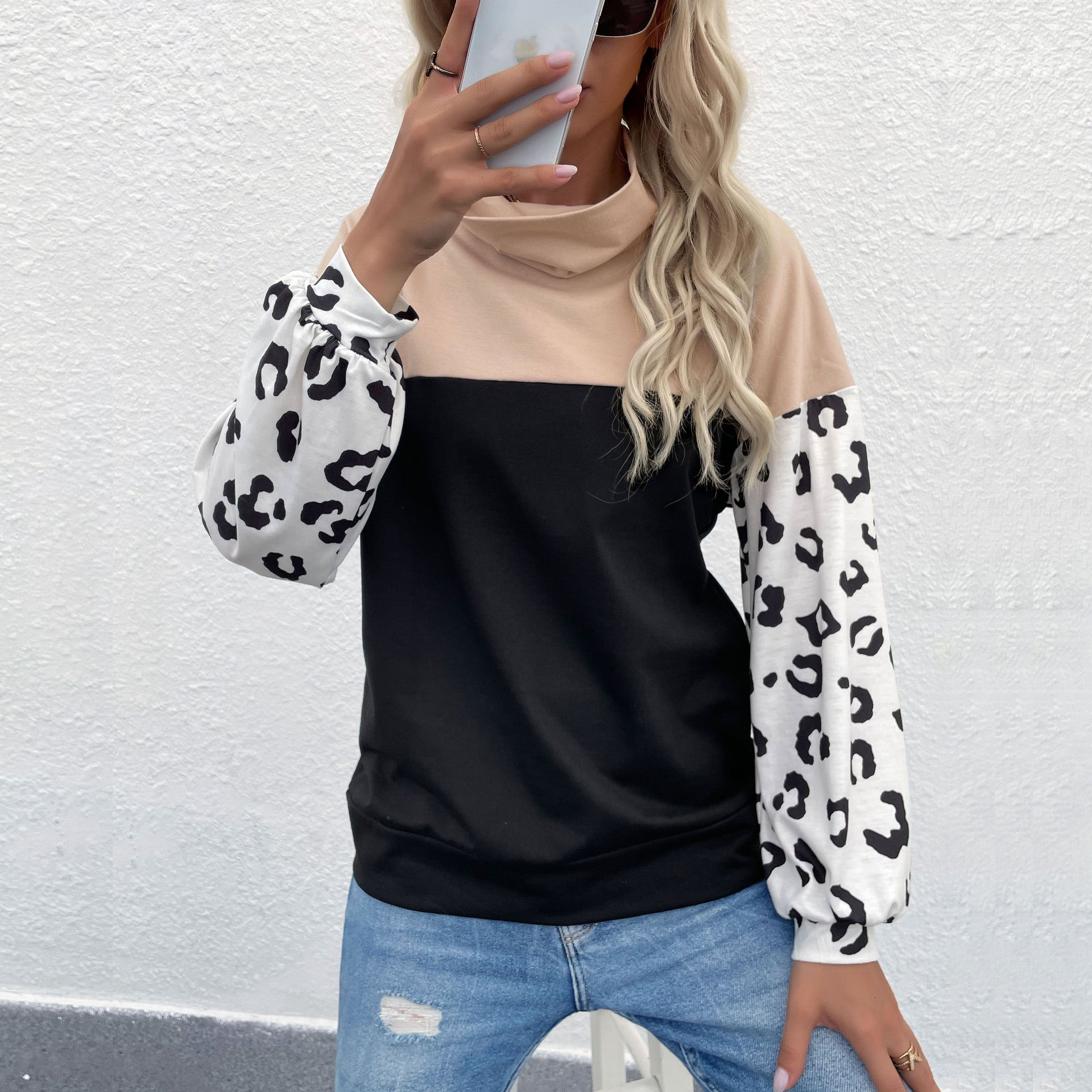Women's colorblock sweatshirt with rollover collar and animal print sleeves Chichicherry