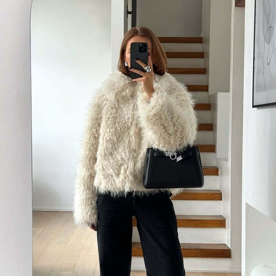 Women's Short Shaggy Faux Fur Jacket with Hood and High-Pile Texture Chichicherry