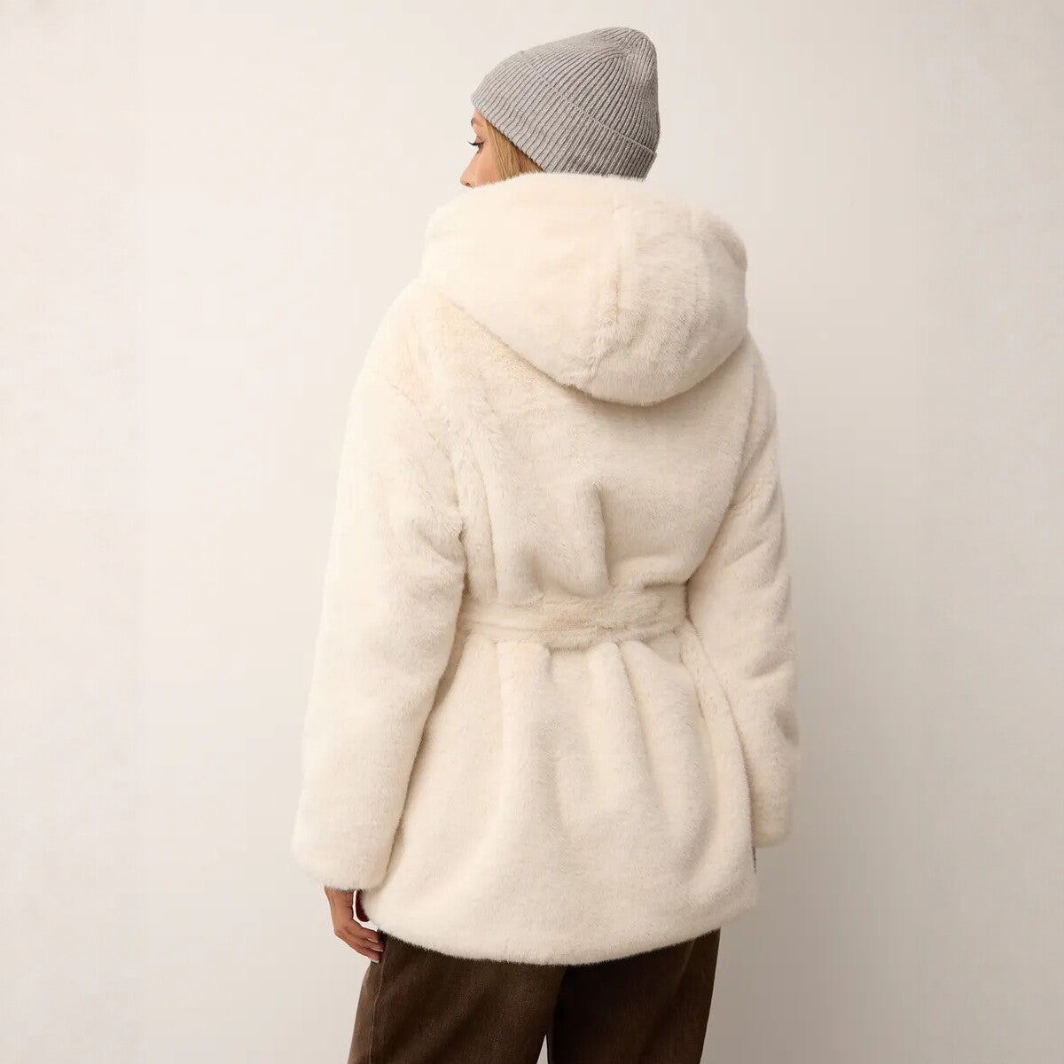 Women's Faux Fur Coat with Hood and Waist Belt Chichicherry