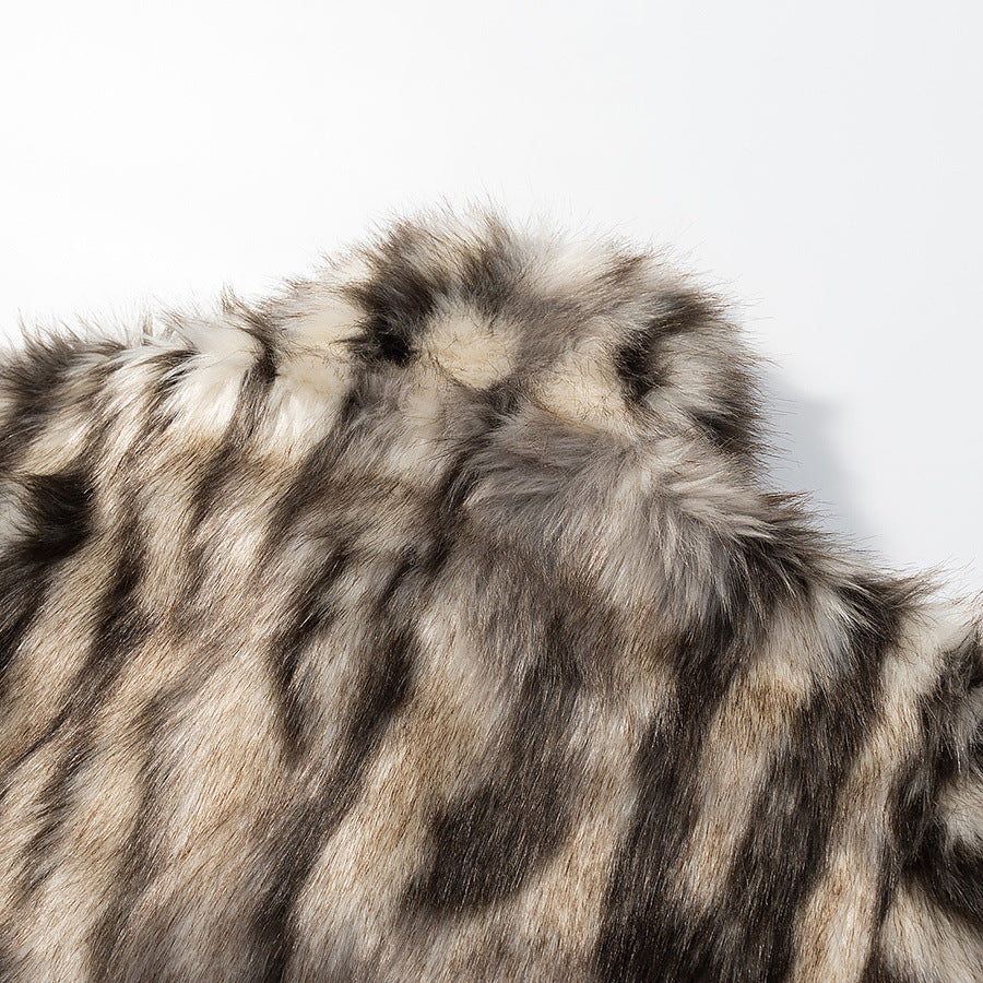 Women Short Faux Fur Jacket with Voluminous Fur Look, Boxy Silhouette and Insert Pockets Chichicherry