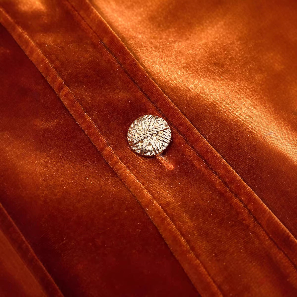 Women's velvet jacket in boxy-short cut with decorative button placket Chichicherry