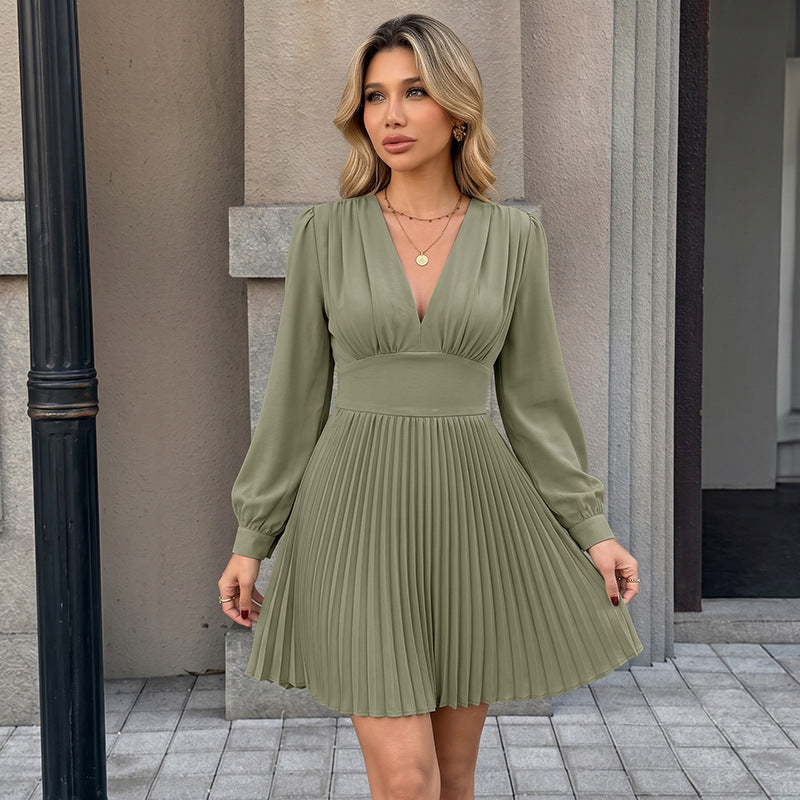 Women's pleated mini dress with fitted corset insert, V-neck and long sleeves Chichicherry