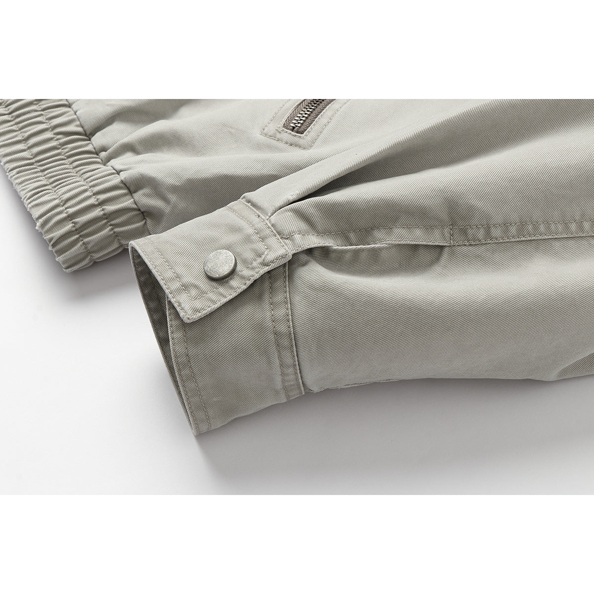 Men's short jacket in boxy cut made of canvas with diagonal zip pockets and elastic hem Chichicherry