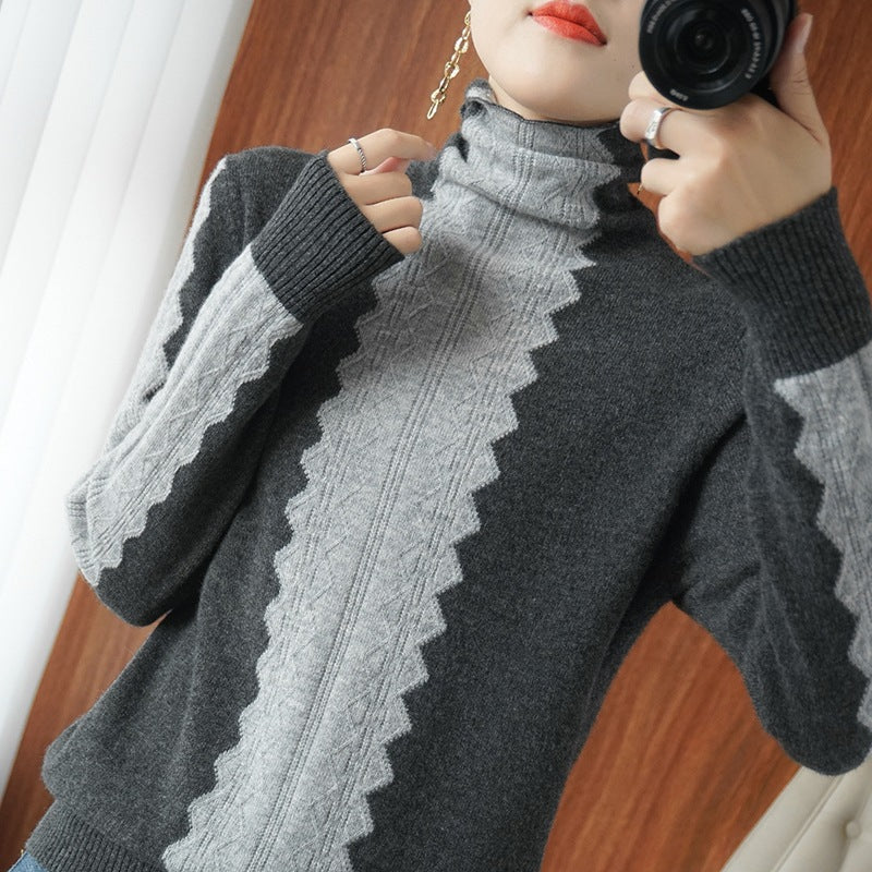 Women's premium turtleneck sweater made of fine knit with centered lace cable structure Chichicherry