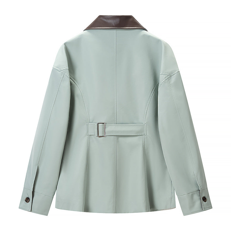 Women's short jacket with zipper, contrast collar and flap pockets Chichicherry