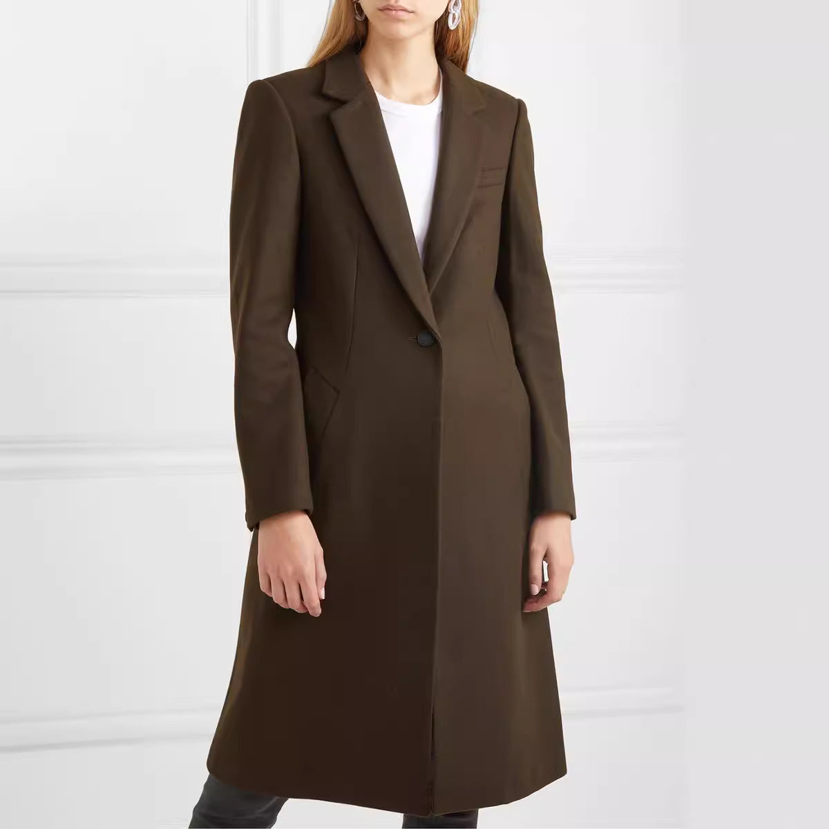Women's long coat in sleek tailoring with narrow silhouette Chichicherry