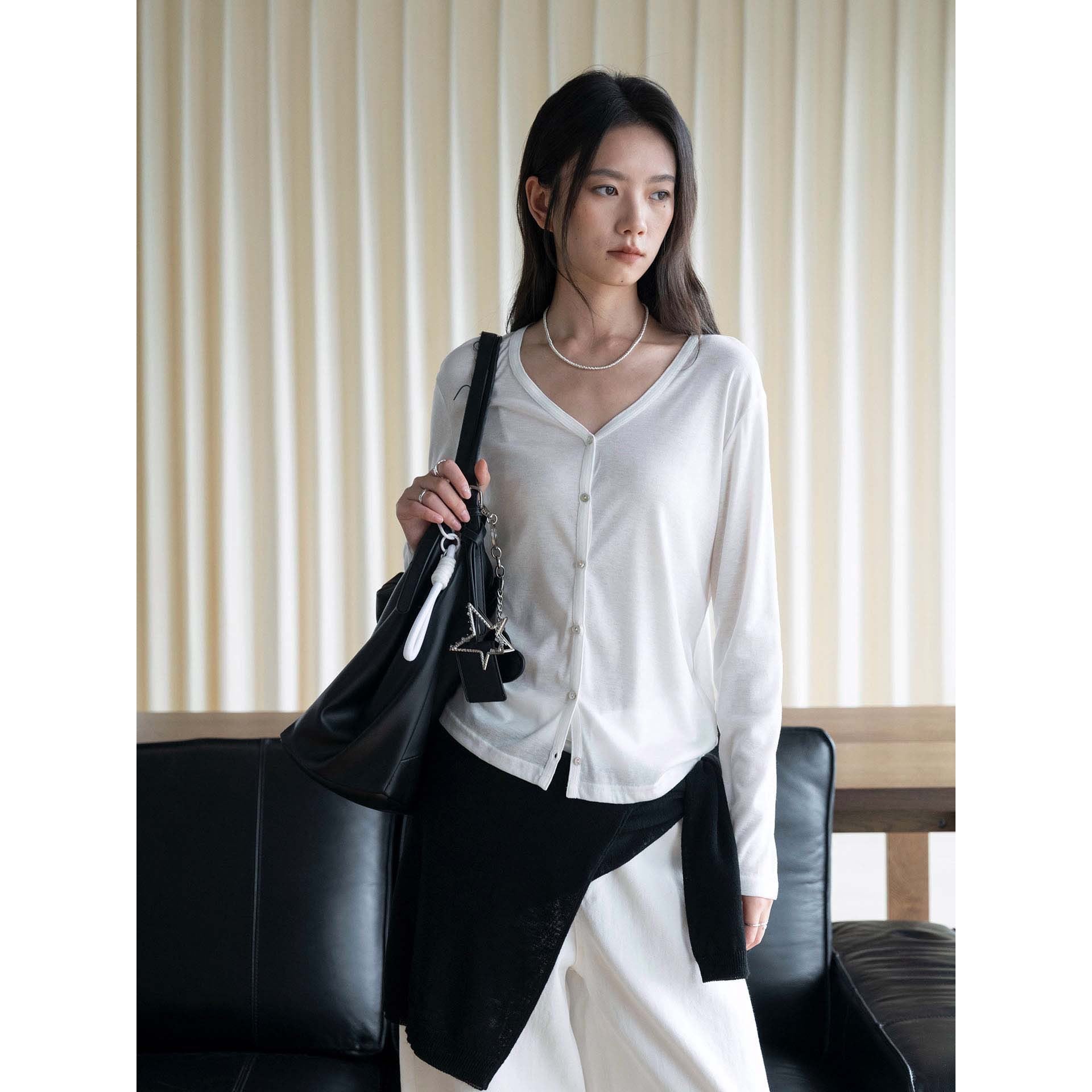 Women's Lightweight Viscose Fine Knit Cardigan with Buttonless Closure and Relaxed Fit Chichicherry