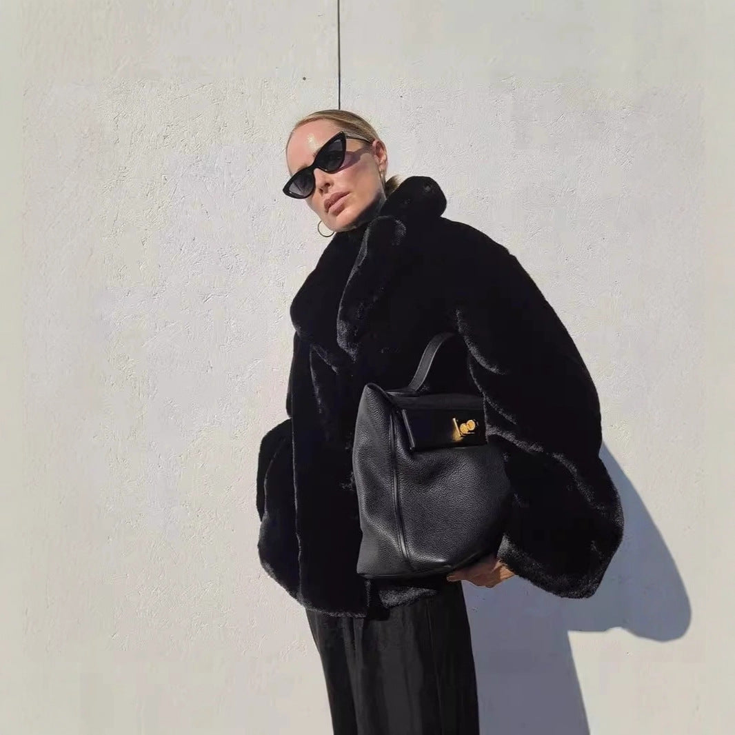 Women's short coat made of vegan high-pile with voluminous shawl collar and boxy silhouette Chichicherry