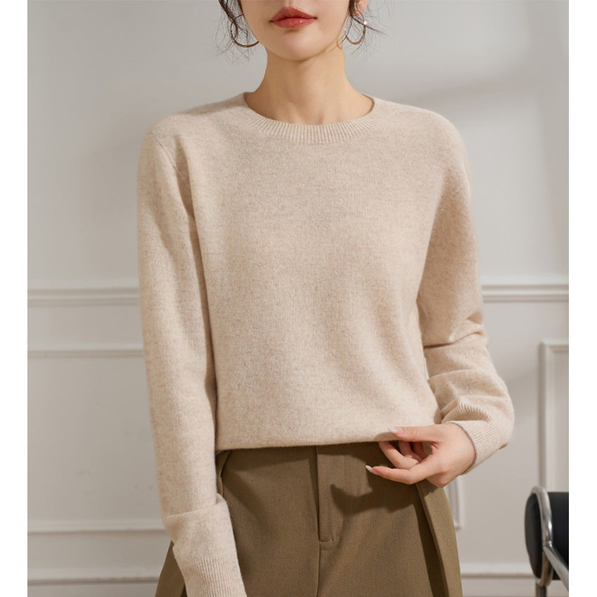 Women's fine knit round neck sweater with cashmere-like quality and ribbed cuffs Chichicherry