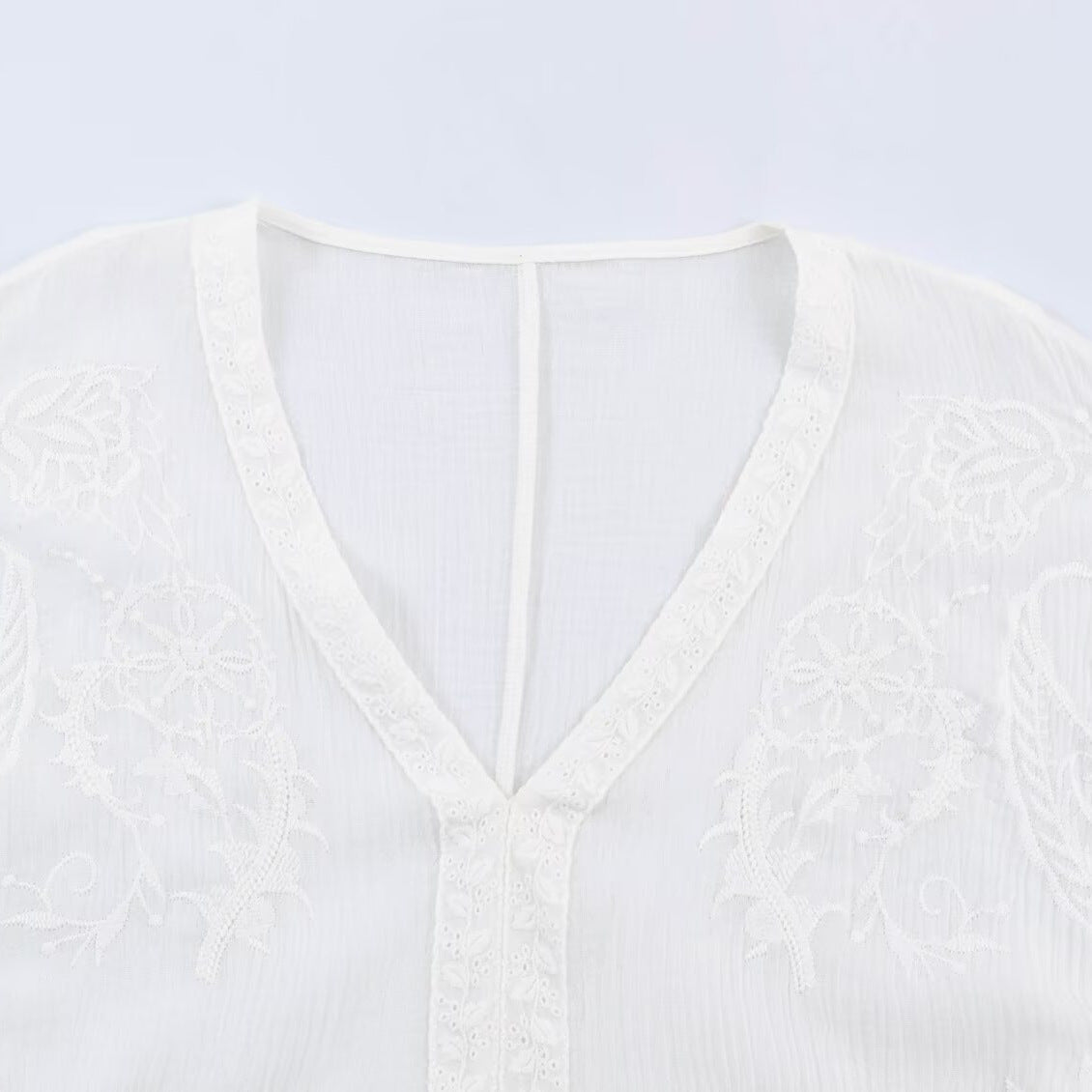 Women's Embroidered Kaftan Top with V-Neck and Wide Batwing Sleeves Chichicherry