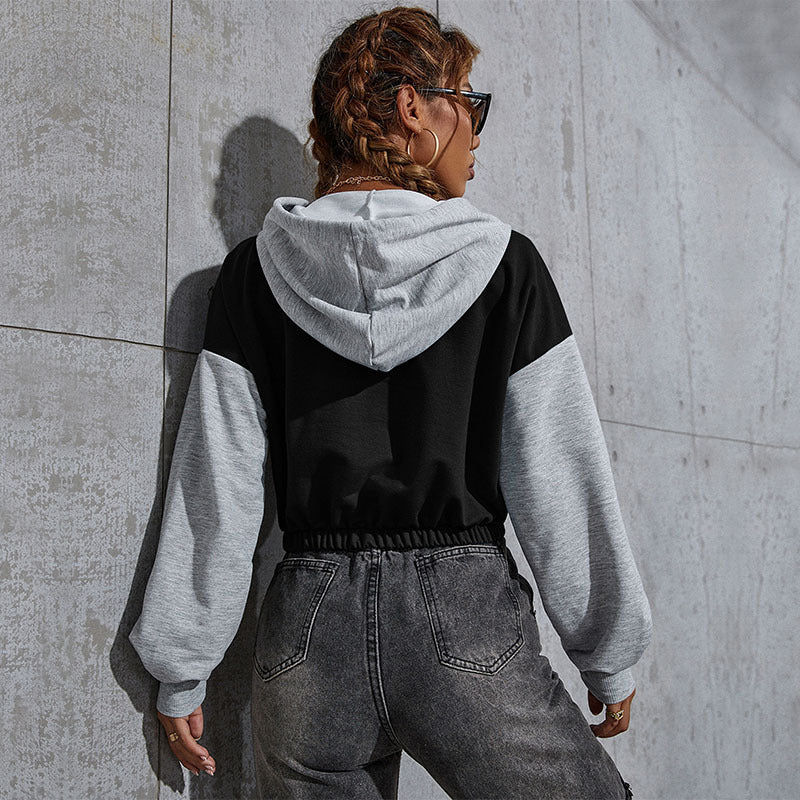 Women's short-cut color block hoodie with drawstring, elastic hem and print Chichicherry