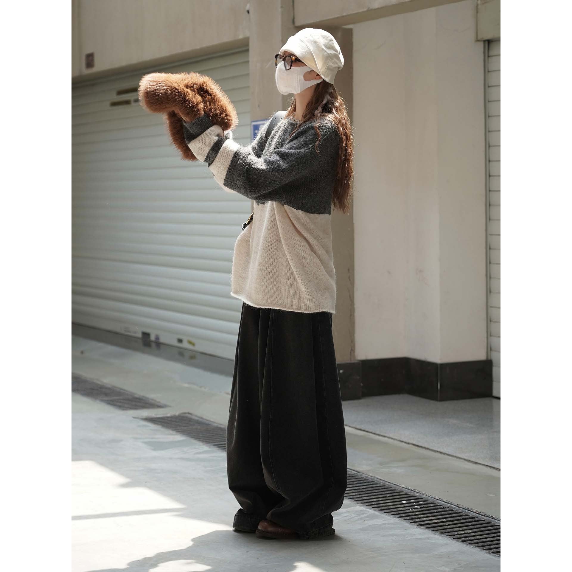 Women's Extra Wide High-Waist Denim Pants in Balloon Cut with Center Seam Details Chichicherry