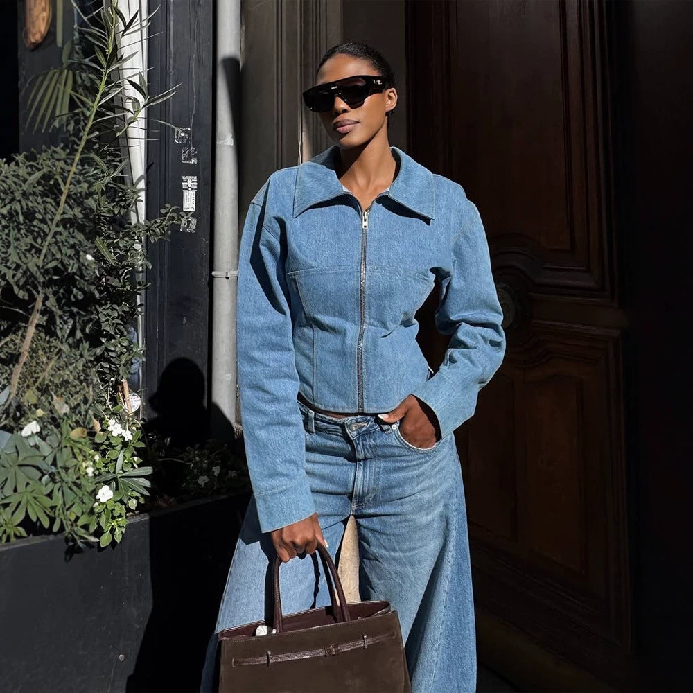 Women's short-cut denim jacket with zip and defined shoulder line Chichicherry