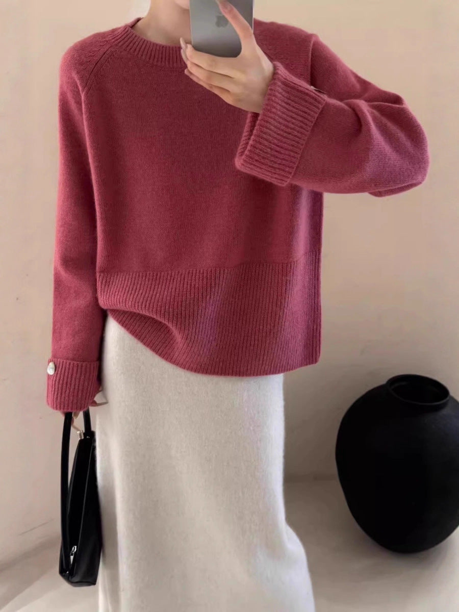 Women's Oversize Round Neck Sweater with Extended Cuffs and Decorative Button Chichicherry