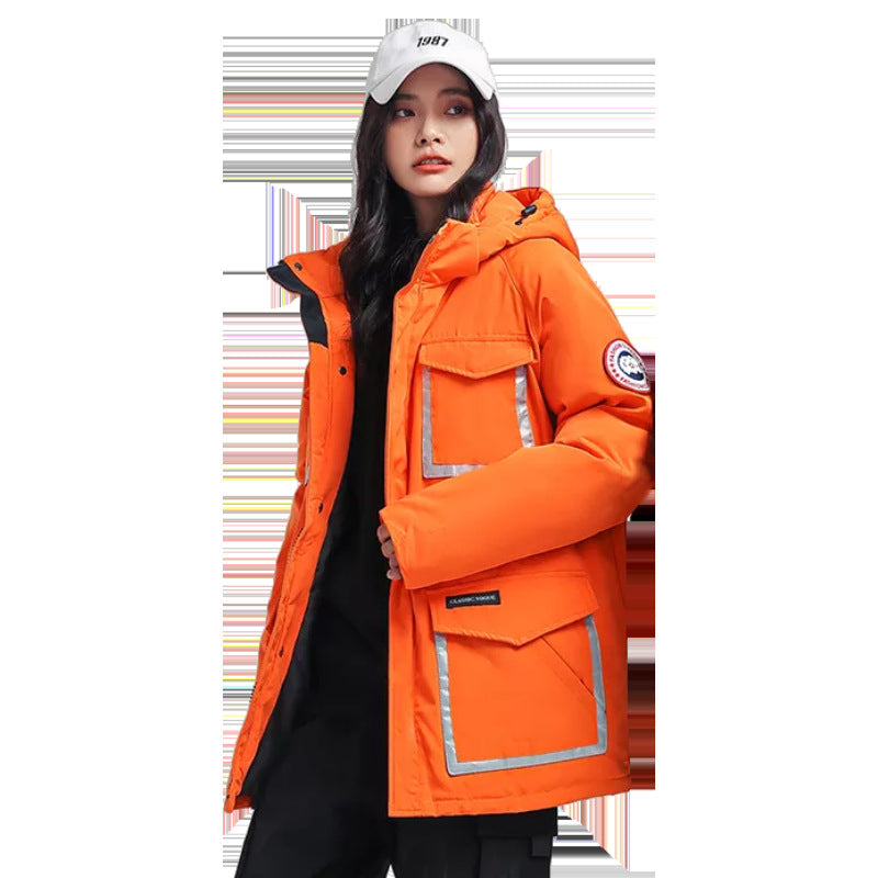 Women's parka jacket with hood, padded, reflective details and large cargo pockets Chichicherry