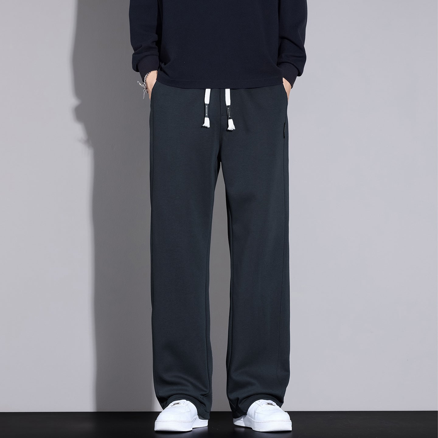 Men's relaxed-fit sweatpants with drawstring and straight leg Chichicherry