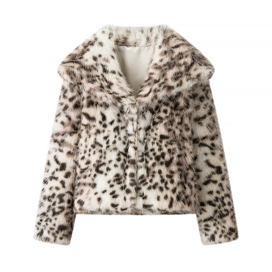 Women Short Cut Cozy Faux Fur Coat with Leopard Print and Stand-Up Collar Chichicherry