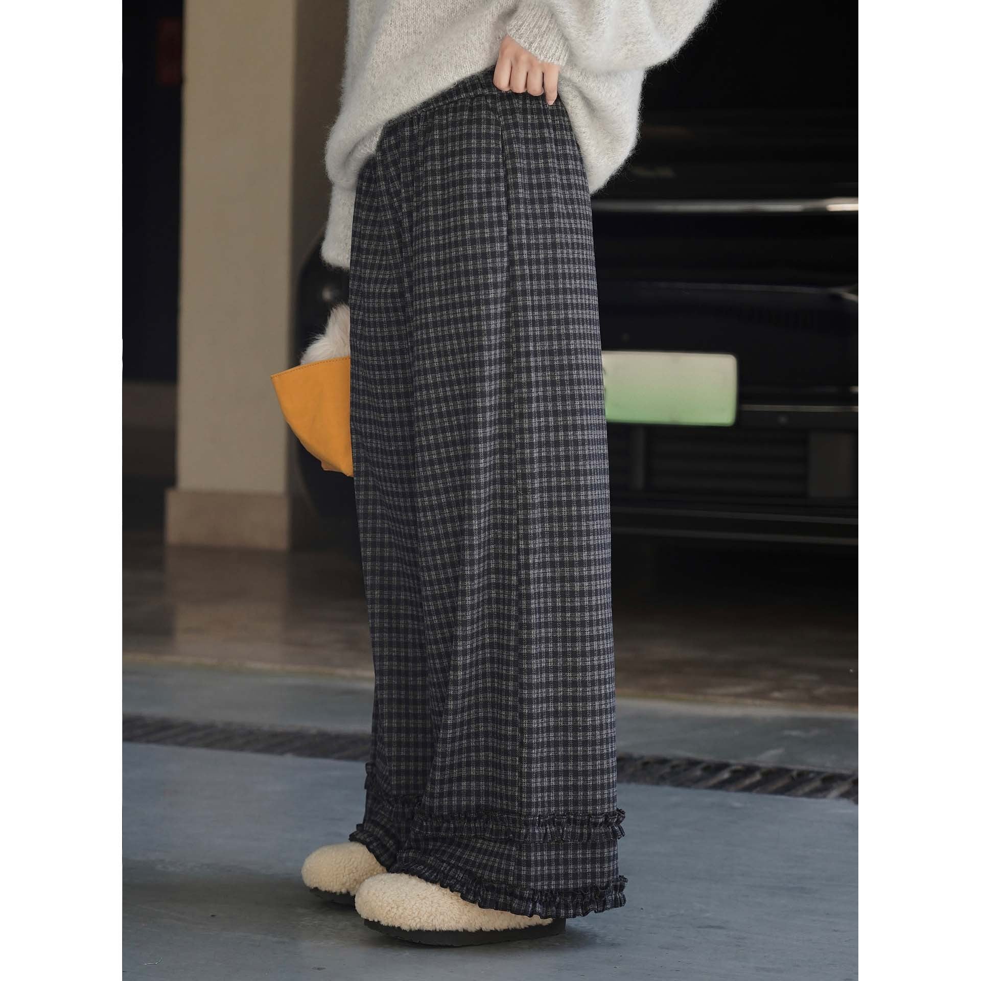 Women's Wide High-Waist Culotte Pants in Check Pattern with Elastic Waistband and Ruffled Hem Chichicherry