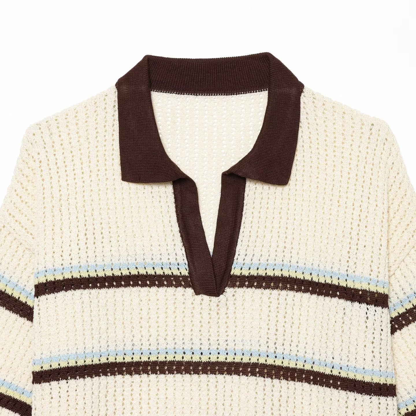 Women's short-sleeve polo pullover made of openwork knit with open V-neck Chichicherry