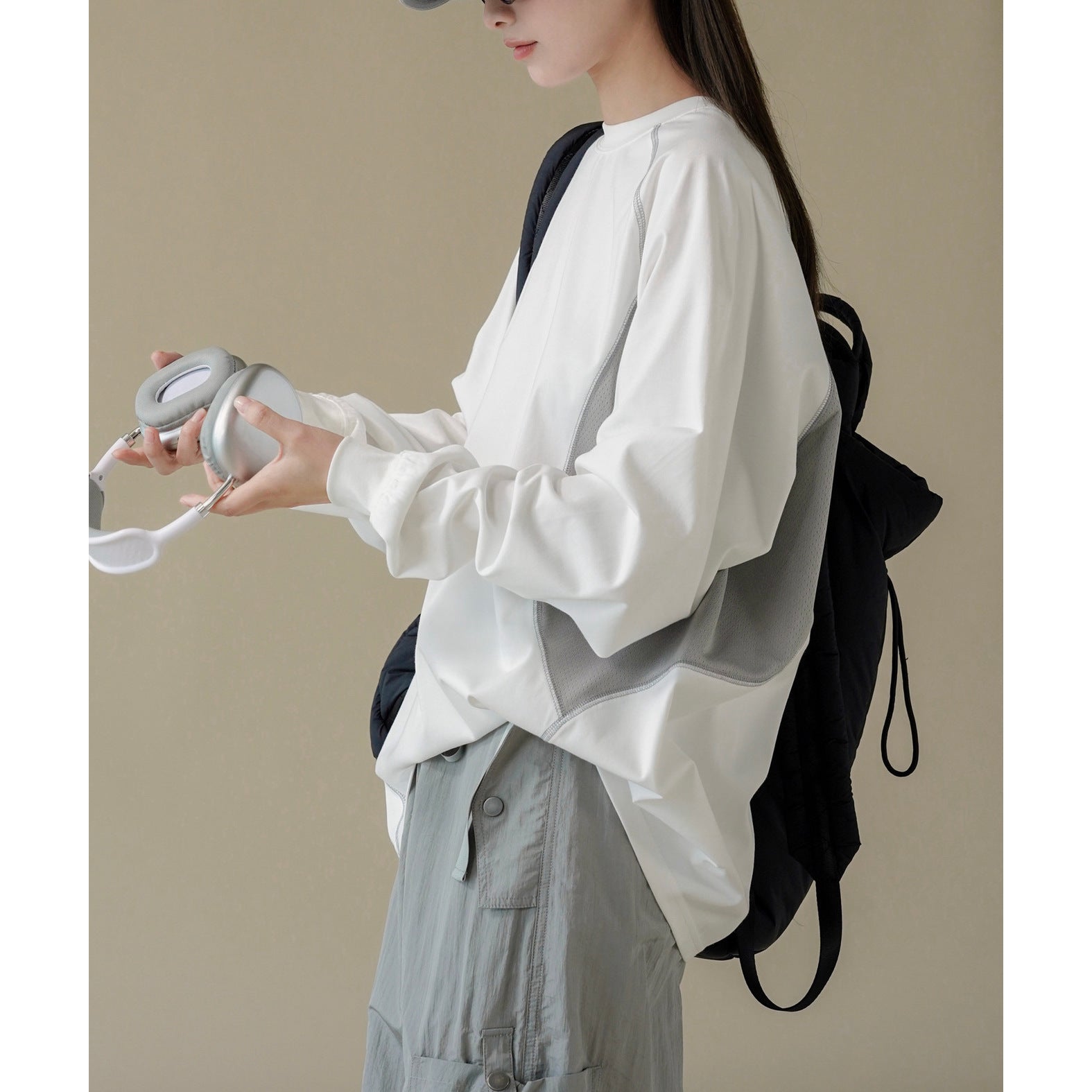 Women Oversized Sweatshirt with Raglan Seams and Contrast Mesh Inserts Chichicherry