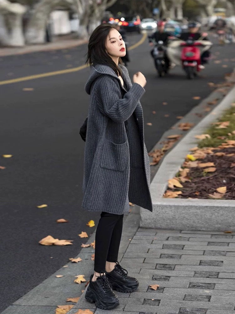 Women Long Hooded Cardigan made of bulky rib knit with pockets Chichicherry