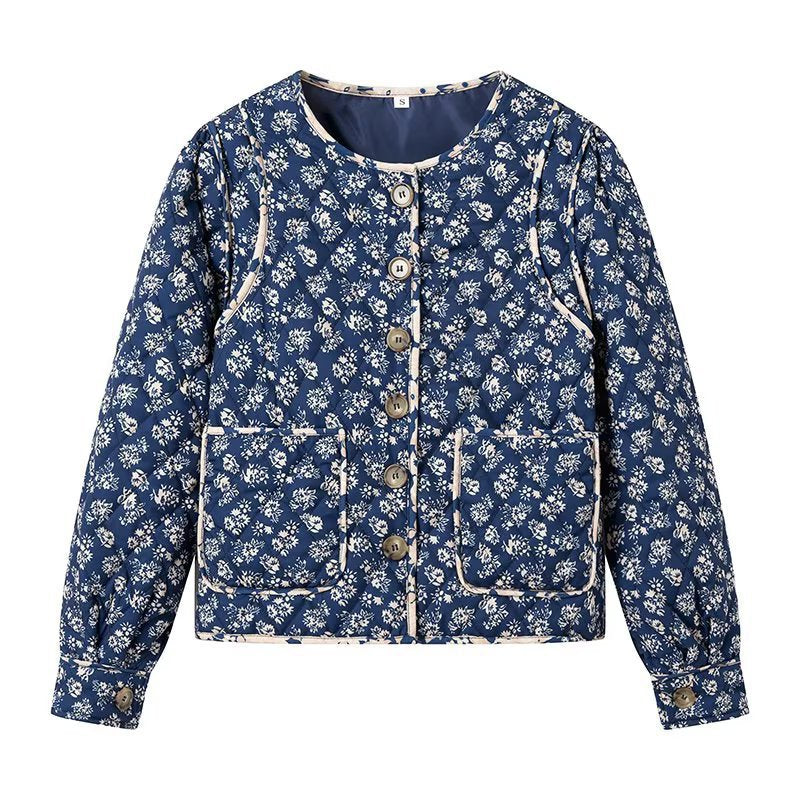Women's quilted jacket with floral all-over pattern, round neckline and patch pockets Chichicherry