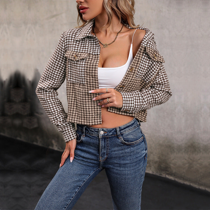 Women short-cut bouclé transitional jacket in houndstooth with patch chest pockets Chichicherry