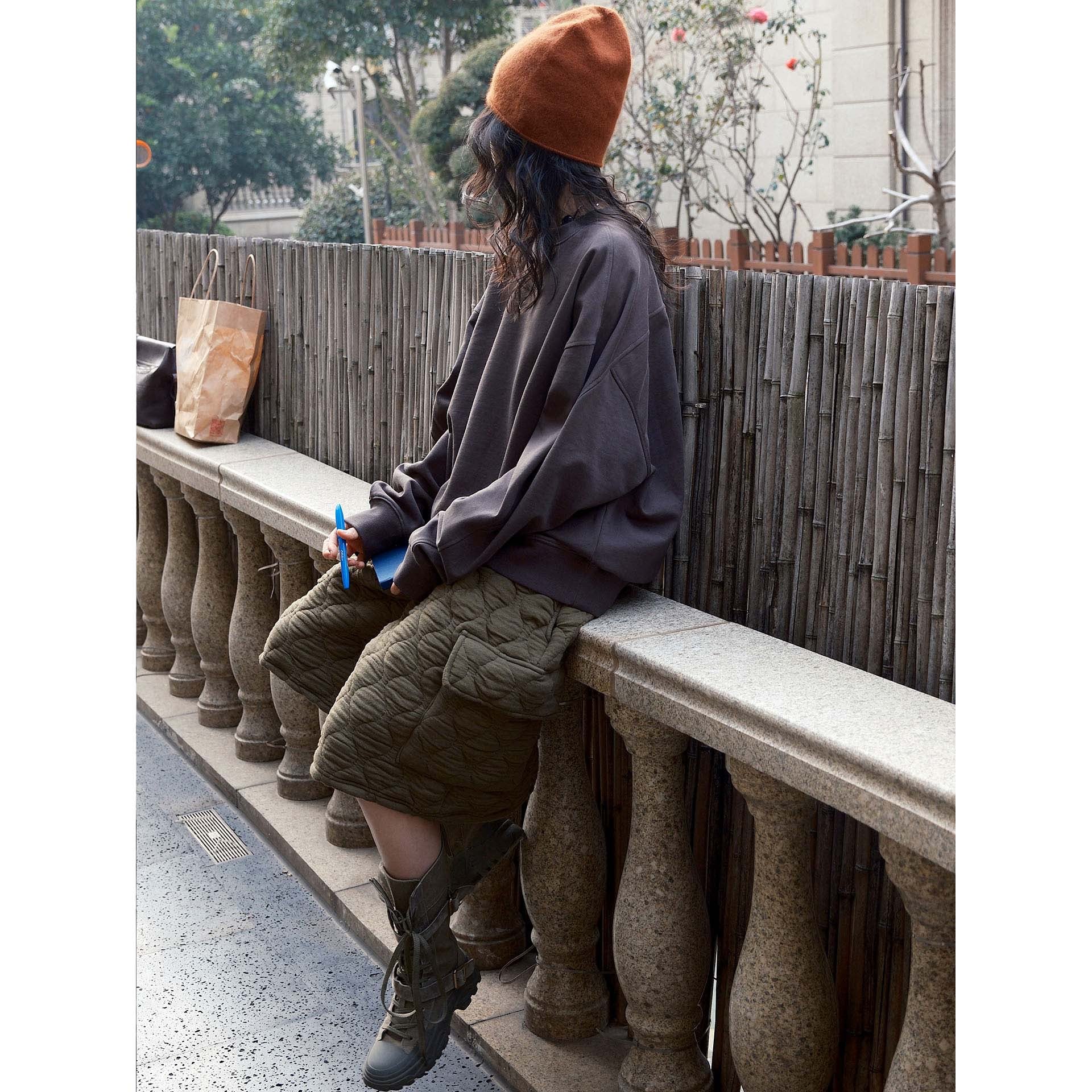 Women's Loose Sweatshirt made of French Terry with extended back hem and dropped shoulder Chichicherry