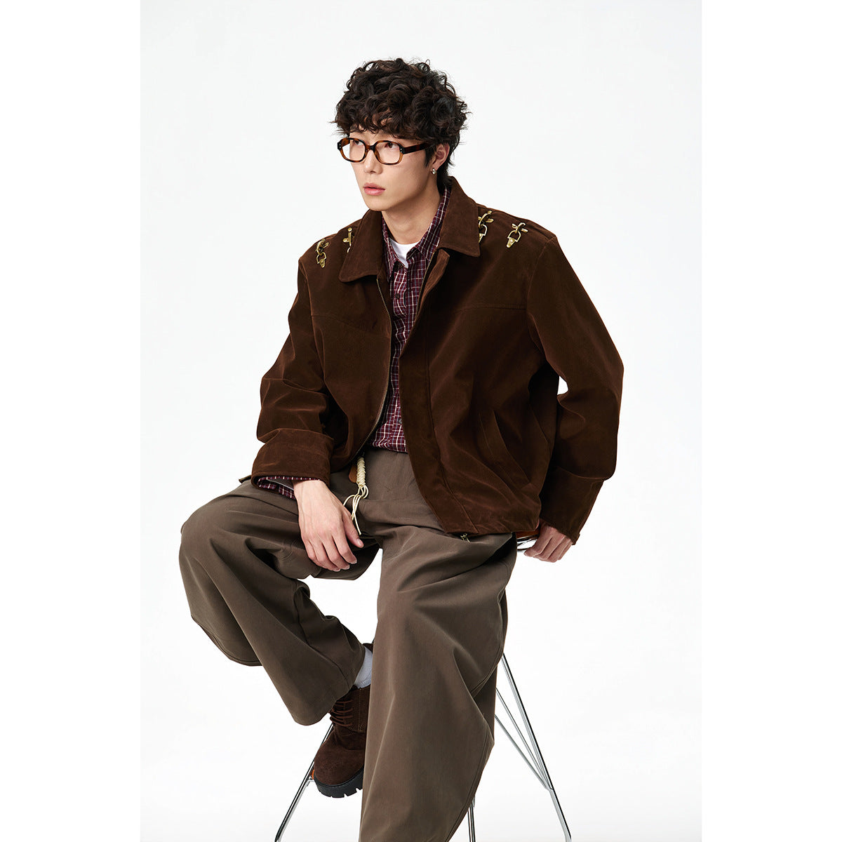 Men's short blouson made of velour optic with decorative metal fasteners on the shoulders Chichicherry