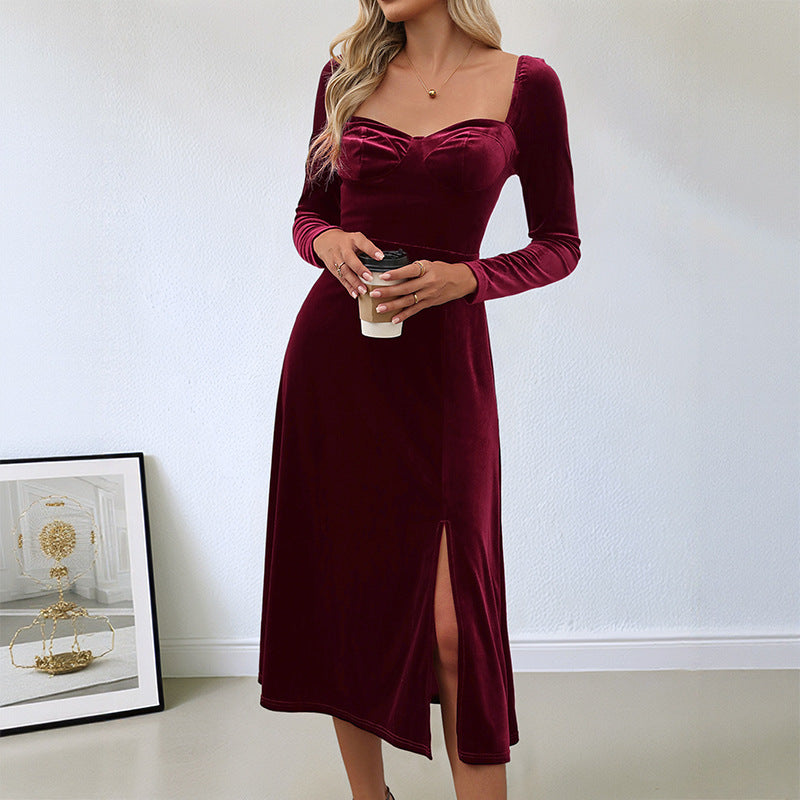 Women's velvet midi dress with heart-shaped neckline, tailored cut & high slit