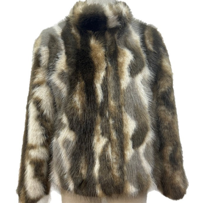 Ladies short cut boxy faux fur jacket with contrasting spot pattern and stand collar Chichicherry