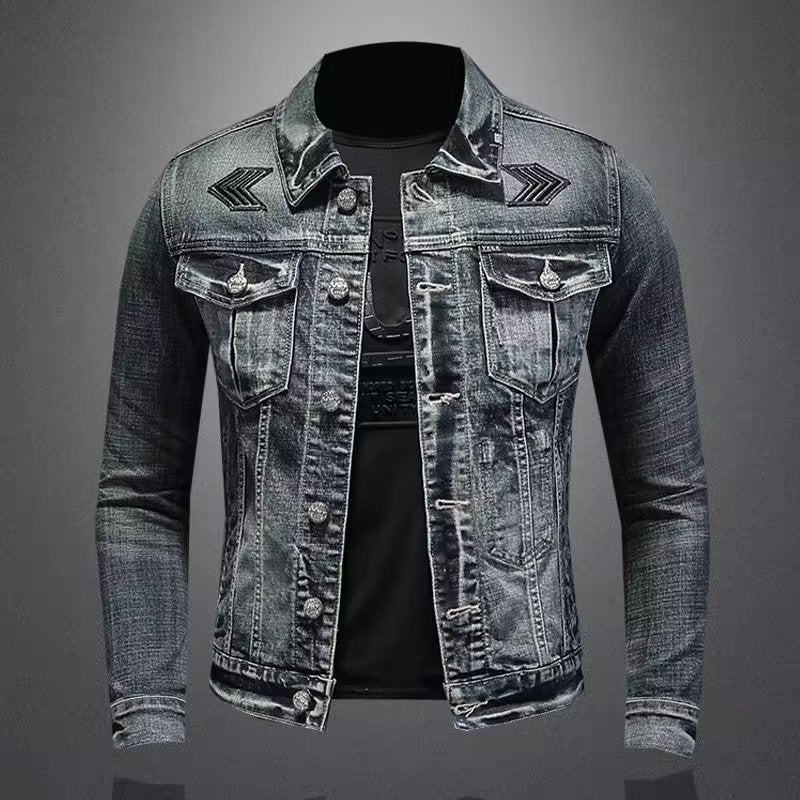 Herren Jeansjacke mit Used-Waschung, aufgesetzten Brusttaschen und dezenter Stickerei Chichicherry