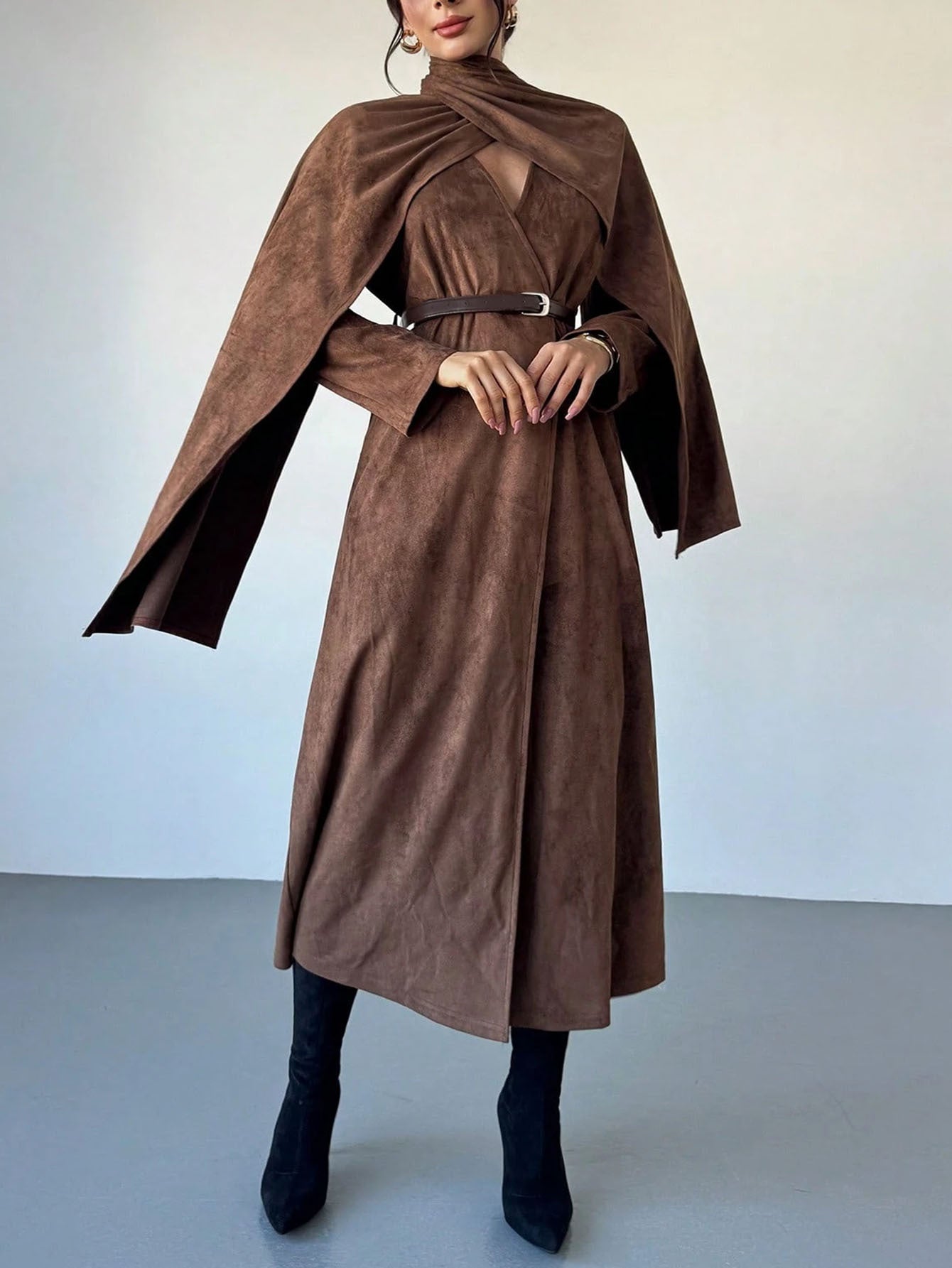 Damen Mantel mit Cape-Overlay und Wickelkragen aus Velourslederoptik Chichicherry